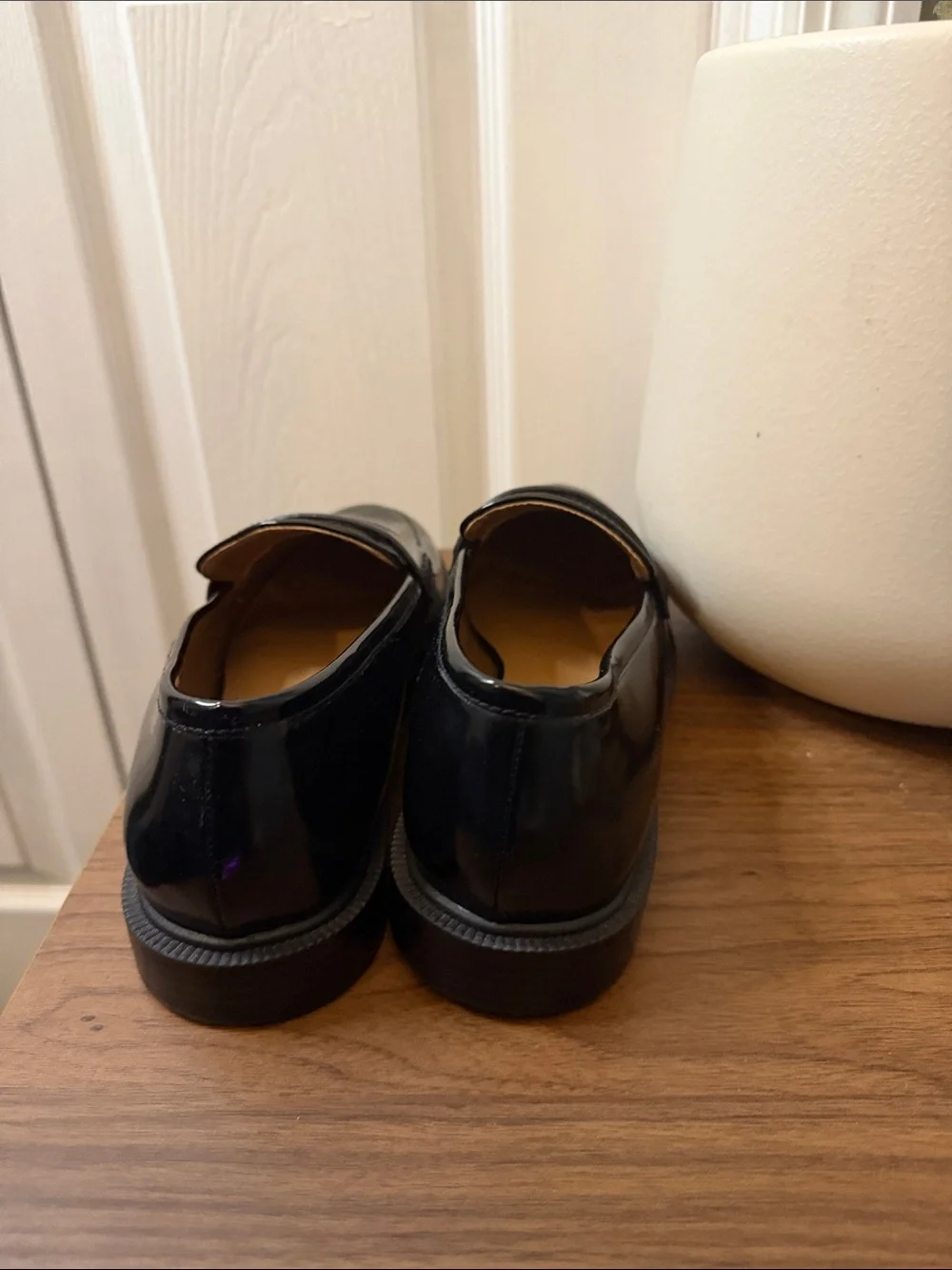 H&M Black Penny Loafers Women’s Size 9 Preppy Dark Academia Classic Shoes